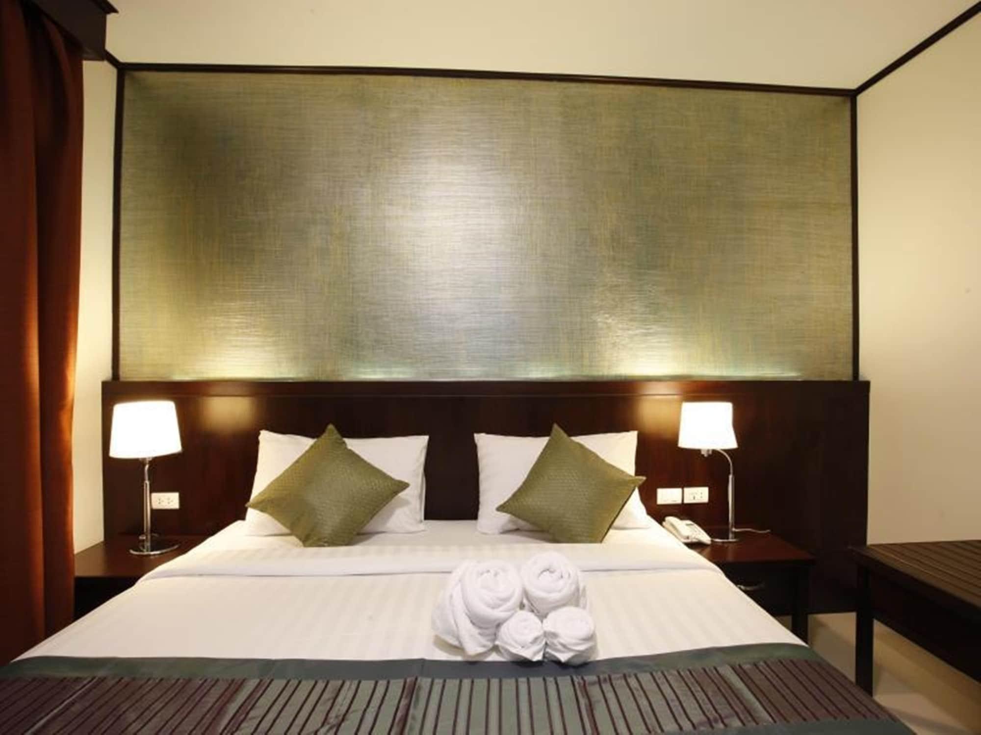 Orchid Resortel Patong Bagian luar foto