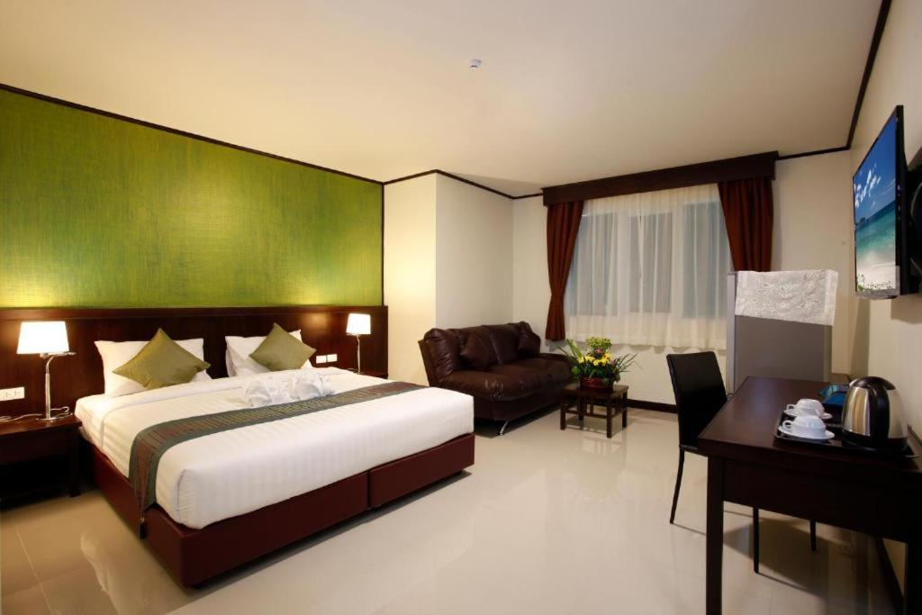 Orchid Resortel Patong Bagian luar foto