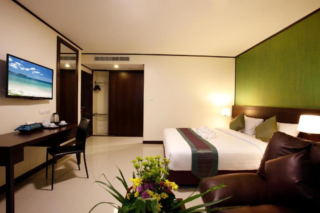 Orchid Resortel Patong Bagian luar foto