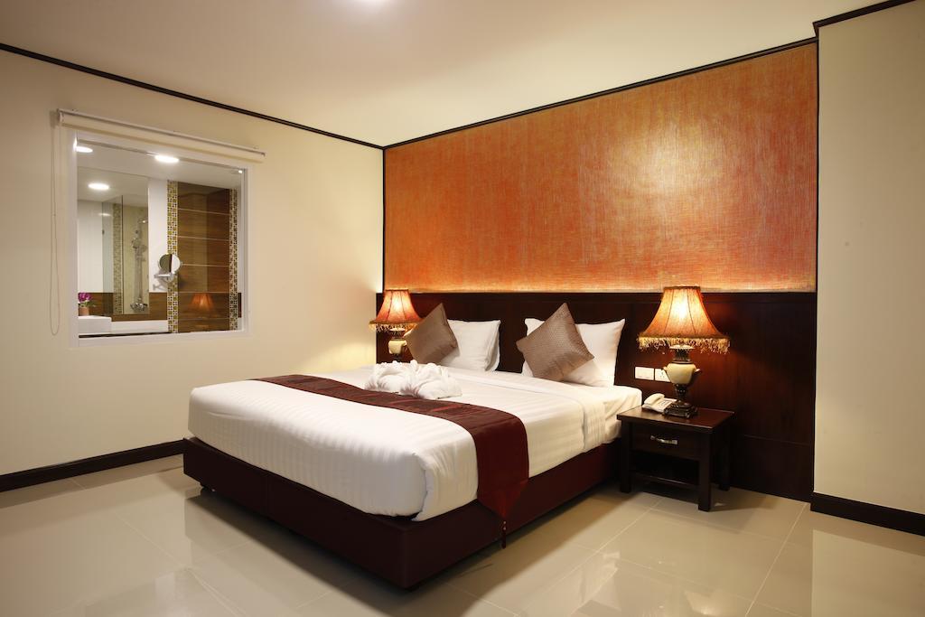 Orchid Resortel Patong Bagian luar foto
