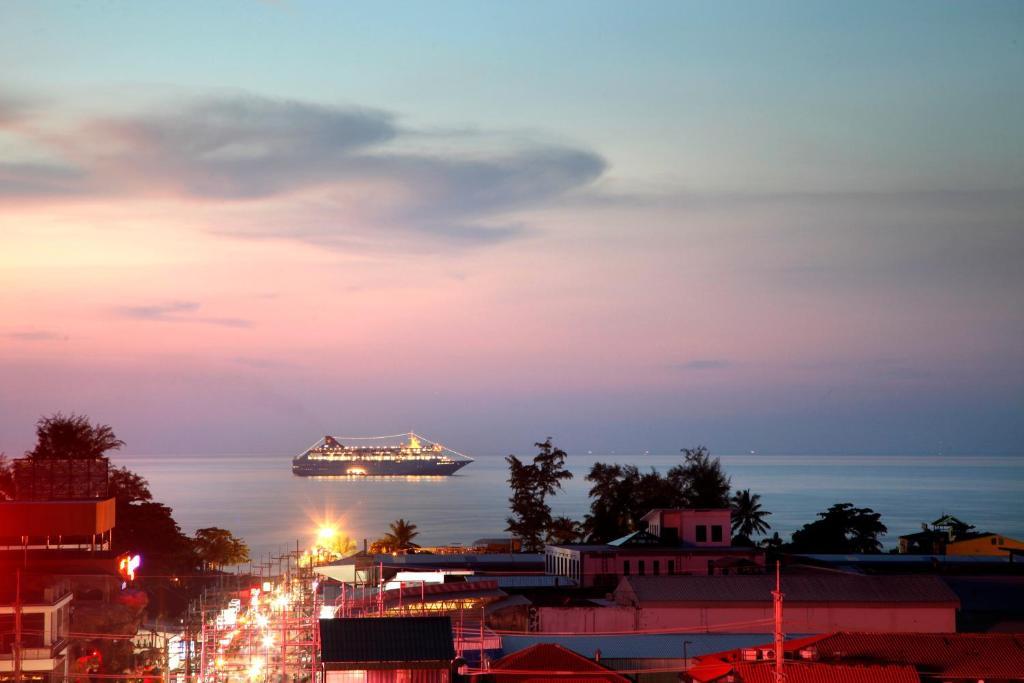 Orchid Resortel Patong Bagian luar foto